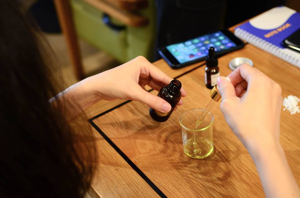 cách tự làm nước hoa khô